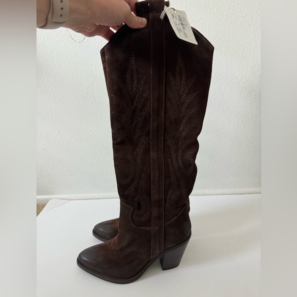 NWT-Gorgeous Italian Women's Brown Suede Heeled Boots - Classic Western Style - Picture 7 of 13